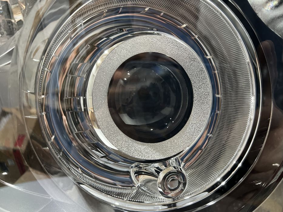 Mercedes Actros 4 Фар Десен Ксенон LED Нов оригинален OEM