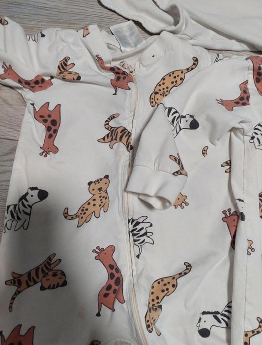 Lot pijamale cu fermoar H&M, marime 86