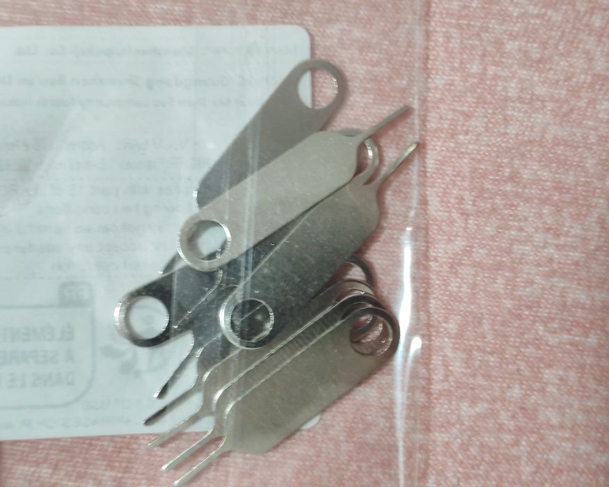 Cheita pentru sim noua 20  roni 20 roni 20 bucati Carlige casca blotyt 5 roni
