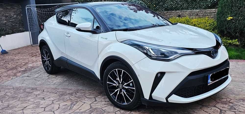 Toyota chr hibrid ,140 cp.BI-TON-Piele,JBL-alb perlat-Distronic