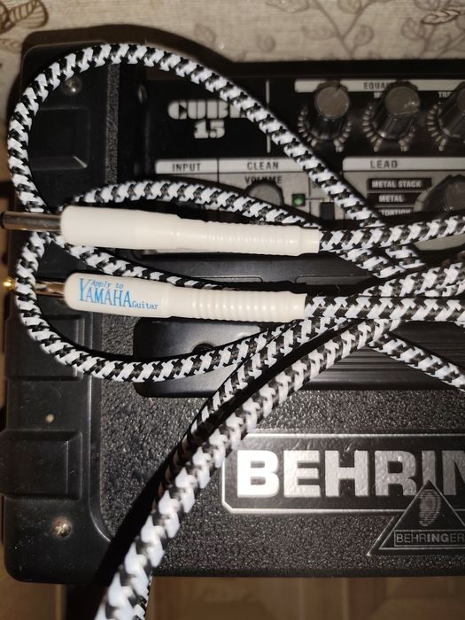 Гитарный комбоусилитель Roland Cube 15X