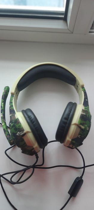 Продам проводные наушники