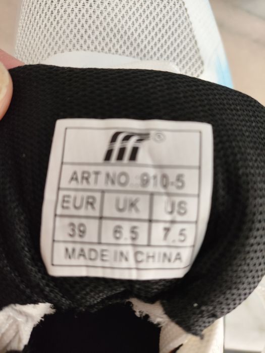 Cuie Sprint Asics Nr 39 cumpărate noi din Germania