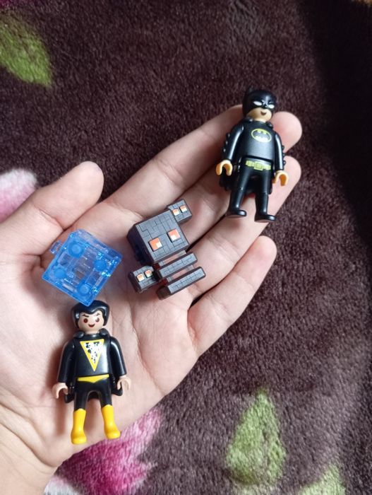 Продам фигурки из Dc и Minecraft ( Kinder Joy )