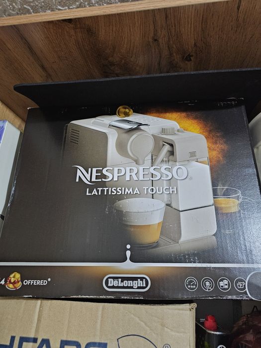 Кофемашина Delonghi (капсульная)