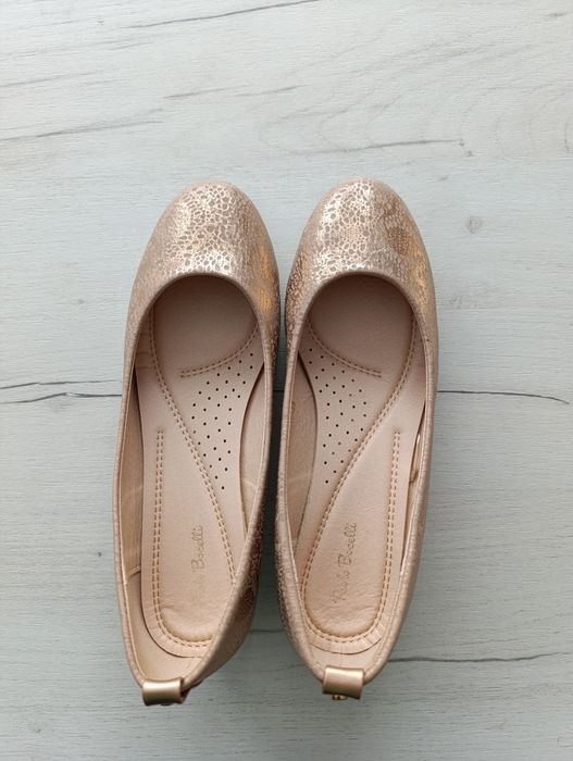 Дамски обувки на платформа