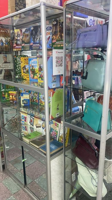 Продам стеклянные витрины