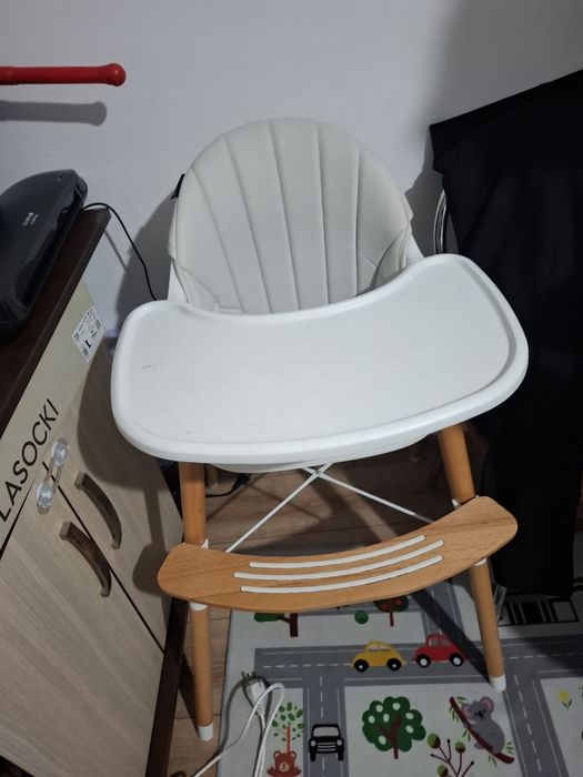 Vând pătuț copil, scaun de masă, scoică și căruț copil