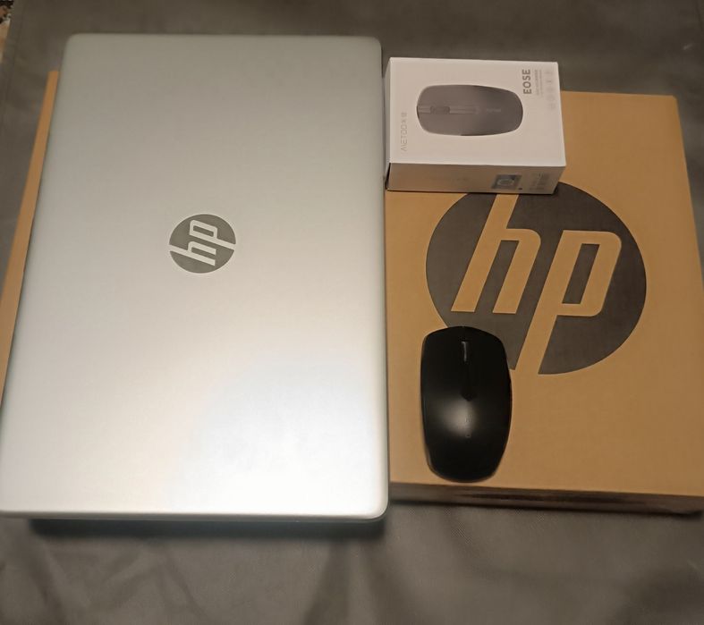 HP Noutbook  RYZEN-7 5700