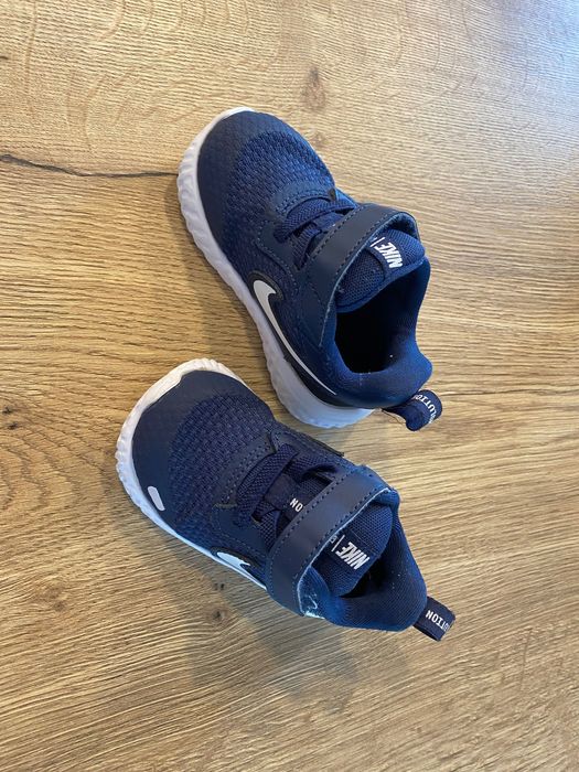Бебешки маратонки Nike 21 номер
