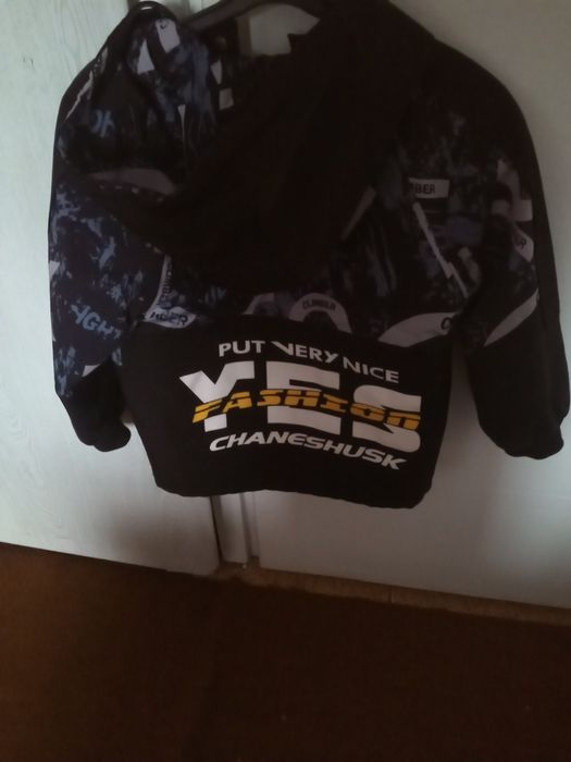 Продам Весеннюю куртку на мальчика