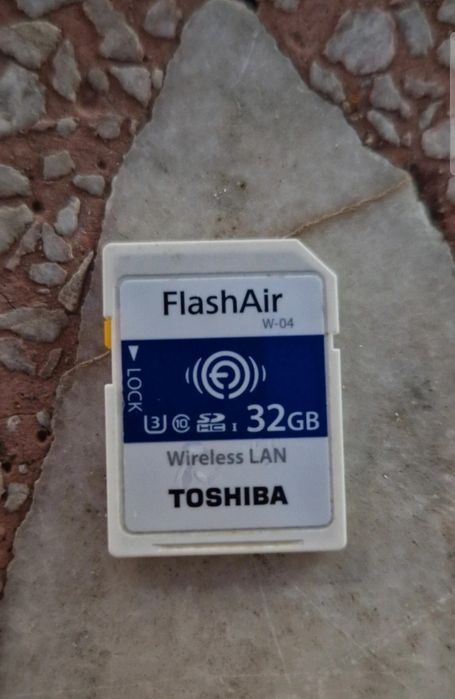 Toshiba FlashAir W-04 32GB WiFi SD Card Wireless LAN