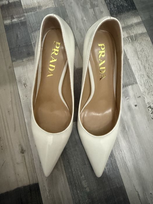 Белые туфли новые