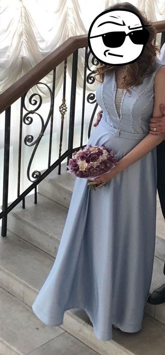 Продам нарядные платья.