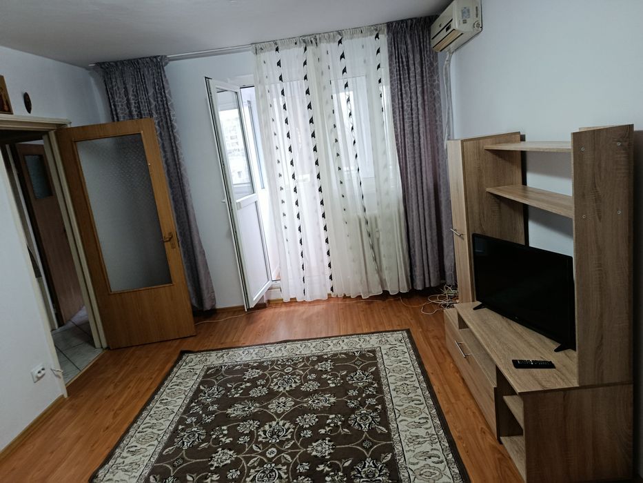 Închiriez apartament cu doua camere
