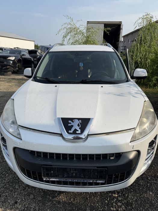 Dezmembrez peugeot 4007 din 2012
