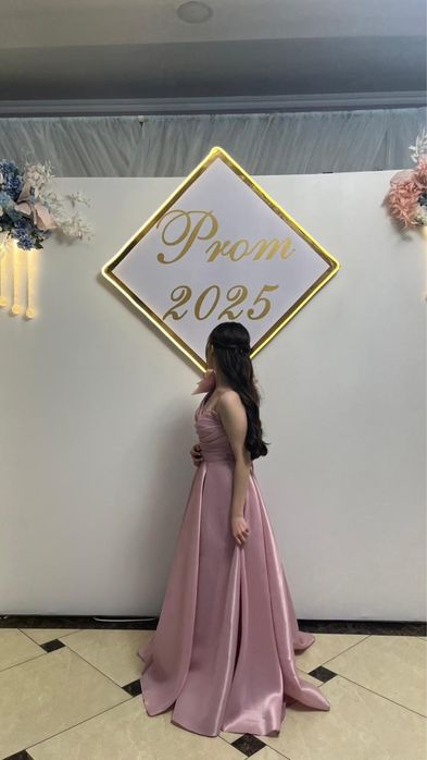 Продам вечерние платья