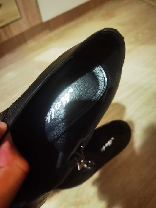 Продам женскую обувь