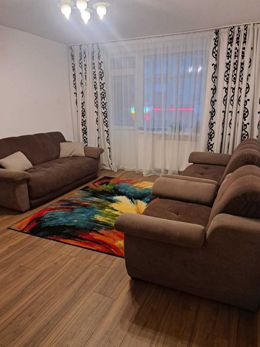 Inchiriez ap 2 camere Bld Roman Musat