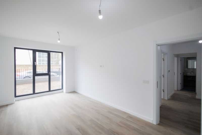 OCAZIE!!! Închiriez spațiu comercial cu terasă