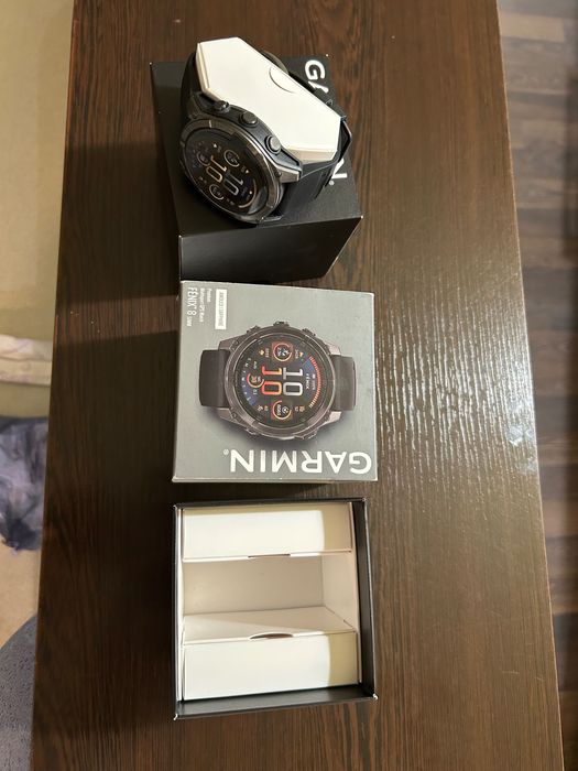 Часовник Garmin-нов