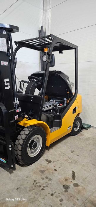 Stivuitor Nou Capacitate 2.5 t - diesel UN FD25T - livrare din stoc