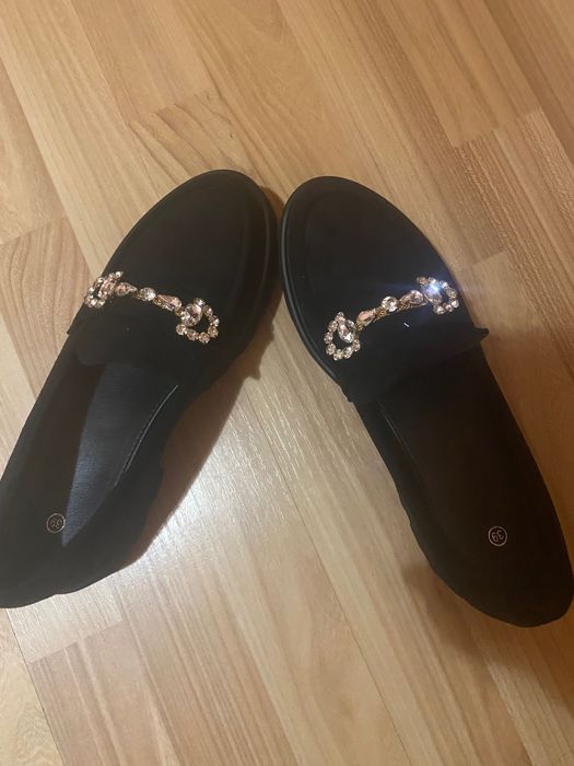 Продавам нови обувки