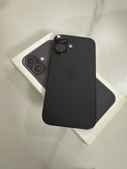 Продается айфон 16 128г