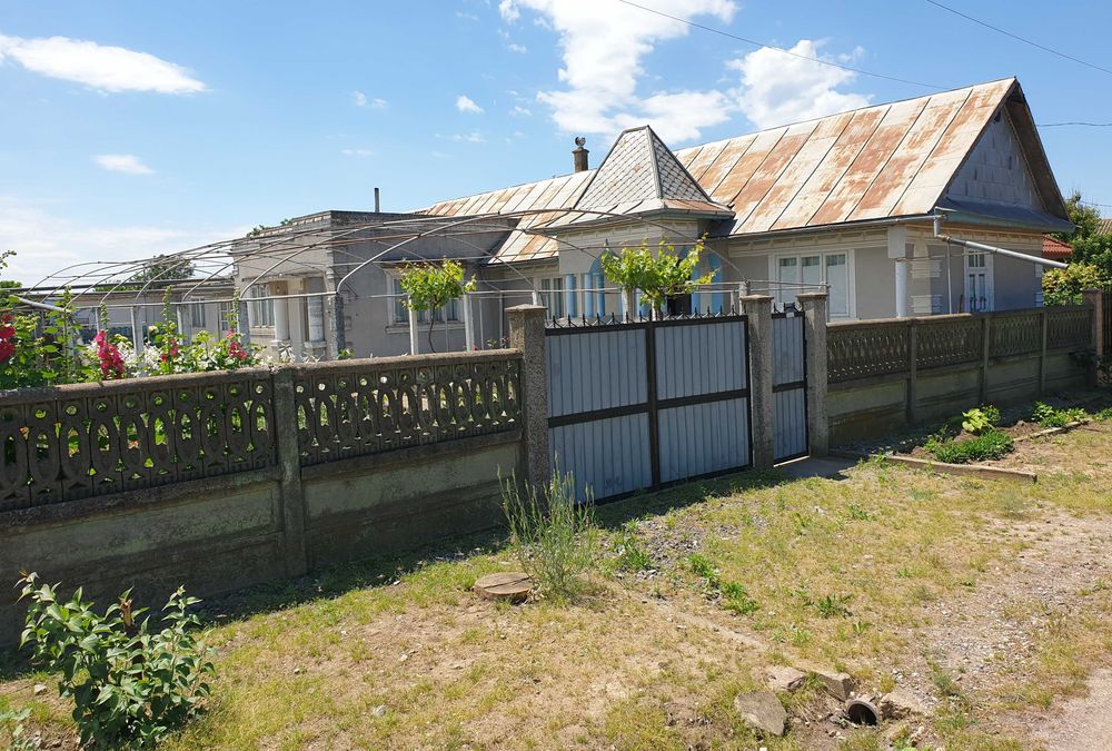 vand casa teren 1853mp Sarichioi, Tulcea