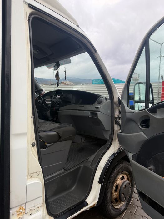 Vând iveco daily