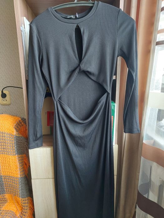 Продам платья. 3000