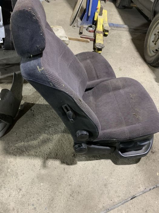 Продам сиденья на ниву