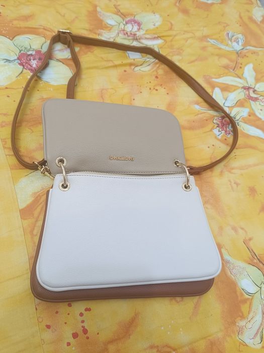 Дамска малка чанта продавам