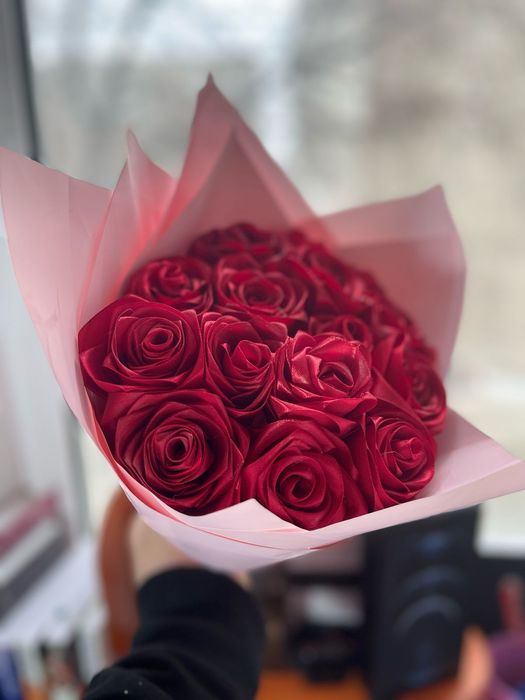 Розы из атласной ленты