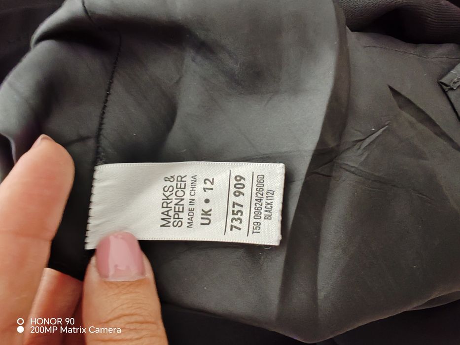 Rochie noua fără eticheta