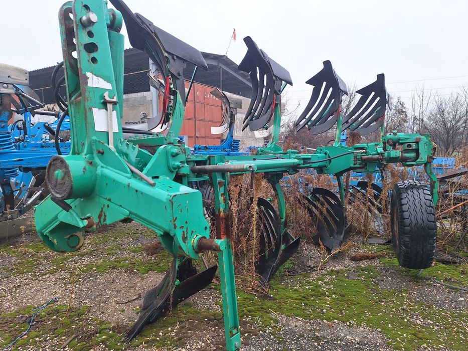 Продавам плуг REGENT A-4800