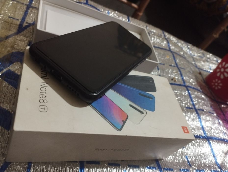 Redmi note 8 T sotiladi xotirasi 128 GB operativ xotirasi 6 kamera48mp