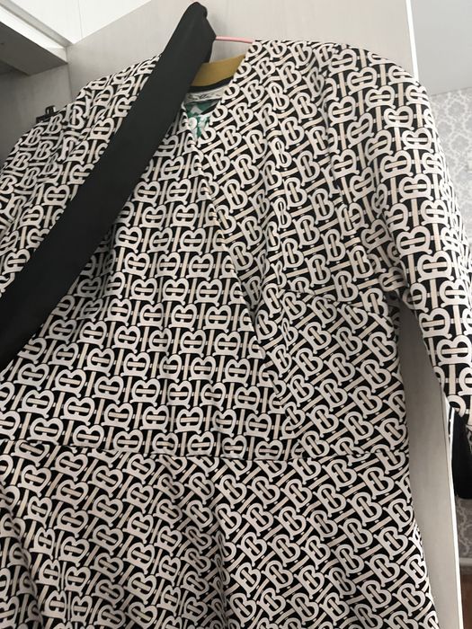 Платье светлое длина миди