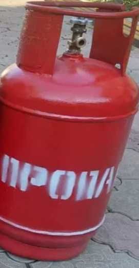 Газовый баллон с вентильным редуктором.