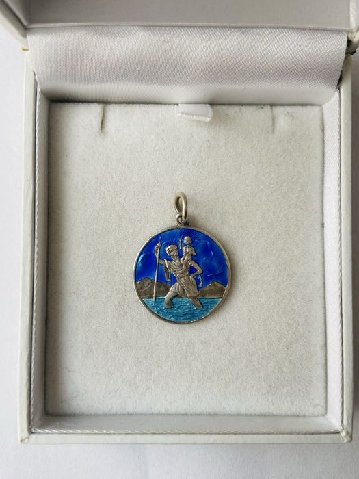 Pandantiv vechi emailat din argint cu Sfantul Cristian