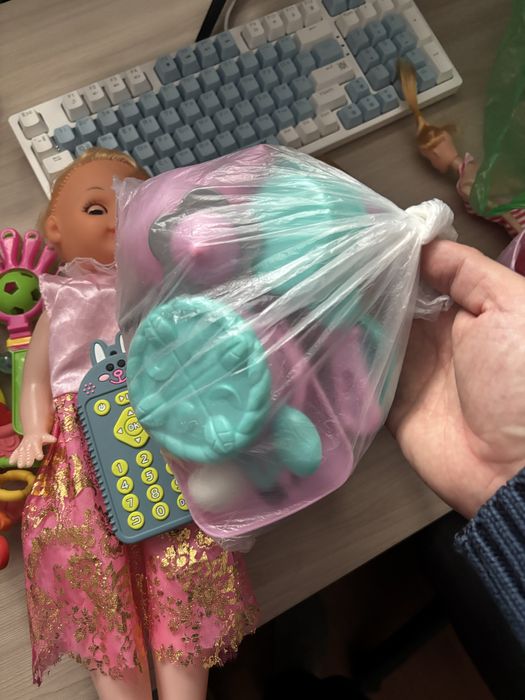 Отдам игрушки  даром