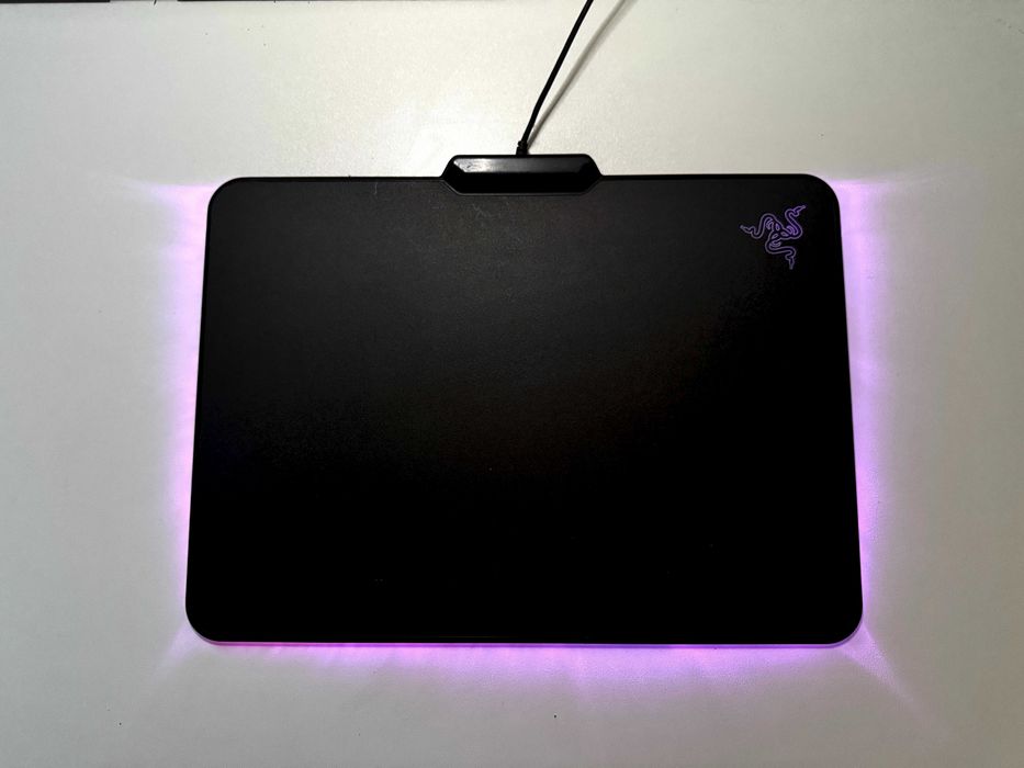 Геймърски пад Razer Firefly Hard Edition (RGB) - Пълен комплект