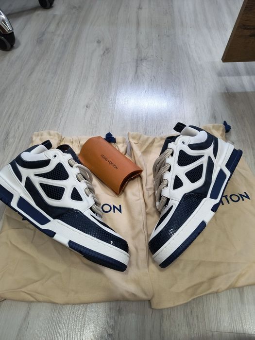 Louis Vuitton skates navy blue 44