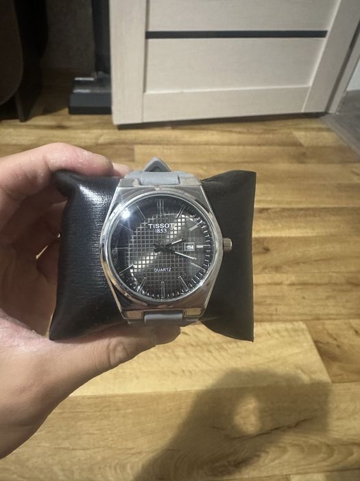 Часы Tissot.