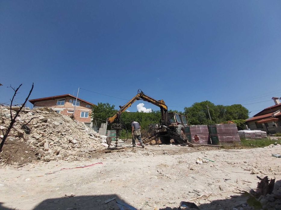 Механизирано изкопаване на кладенци , септични ями