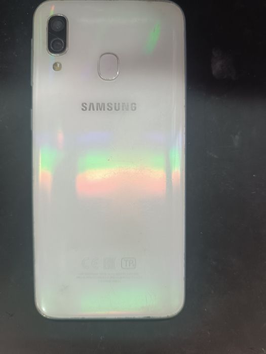 Продам Samsung a40