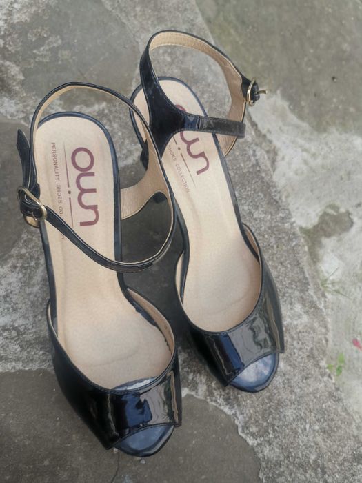 Официални обувки лак