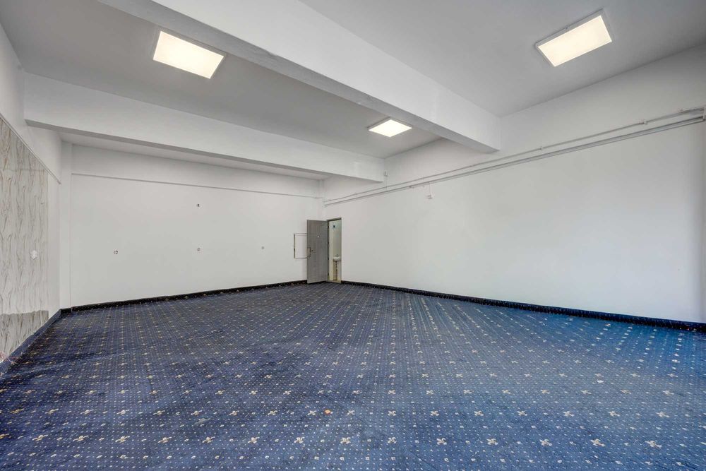 Spatiu comercial stradal 63 m.p. in Complex Baicului stradal