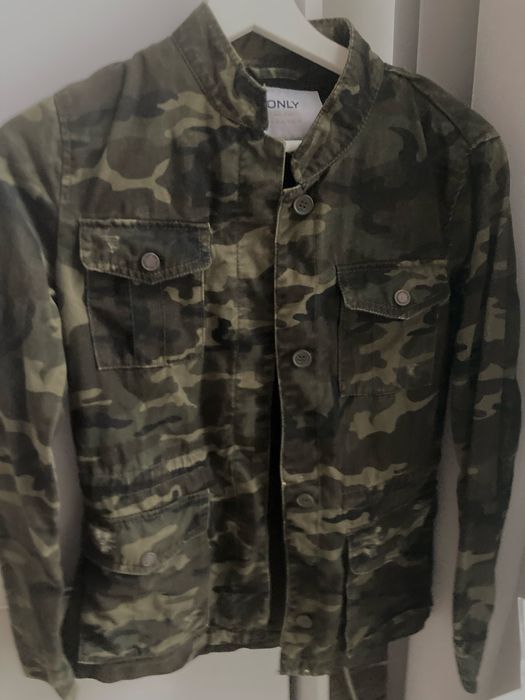 Женско камуфлажно яке