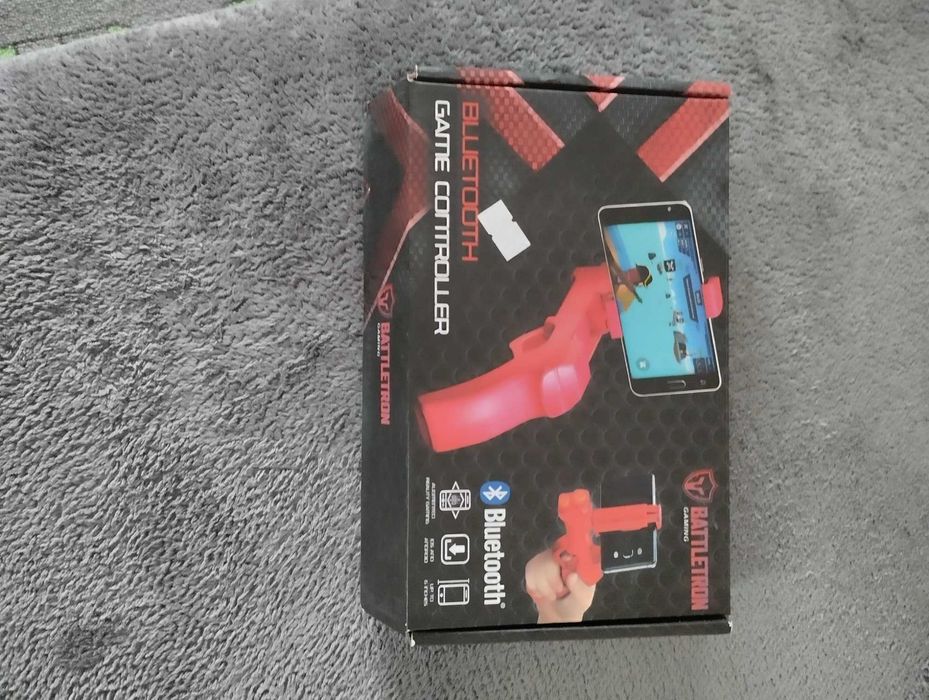 Държач за телефон за игри